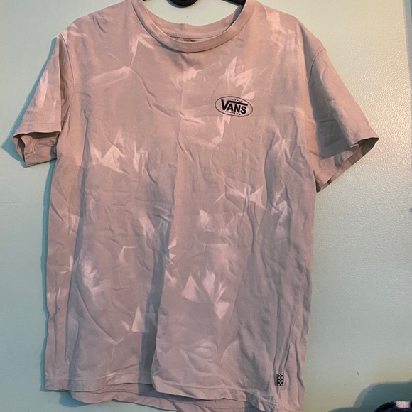 Woman’s vans shirt🍀wrinkly- but is safe to iron. Bought in jan 2022. 👍🏻 condi - Picture 1 of 4